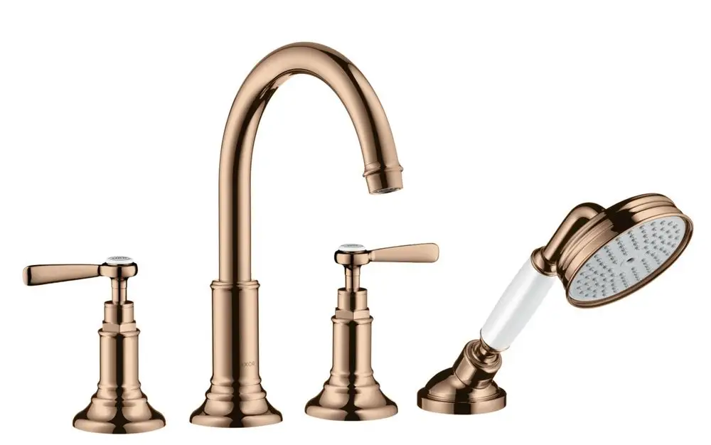 Vierloch-Wannenrandarmatur von AXOR mit gebogenem Auslauf und Hebelgriffen in Polished Red Gold. Handbrause ist im Bild ebenfalls sichtbar.